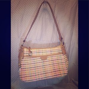Fossil’s Woven Straw Shoulder Bag